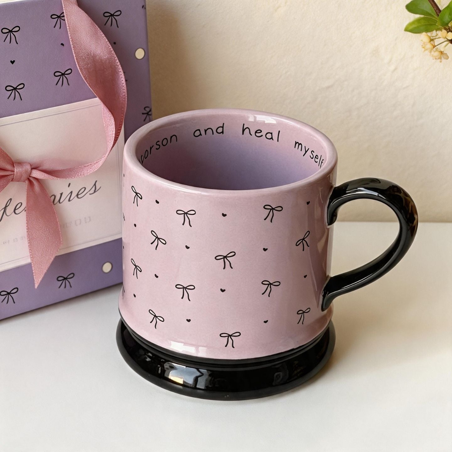 粉紫蝴蝶結陶瓷馬克杯 少女風水杯 家用辦公咖啡牛奶杯 Light Pink Bow Print Ceramic Mug, Girly Water Cup for Home & Office