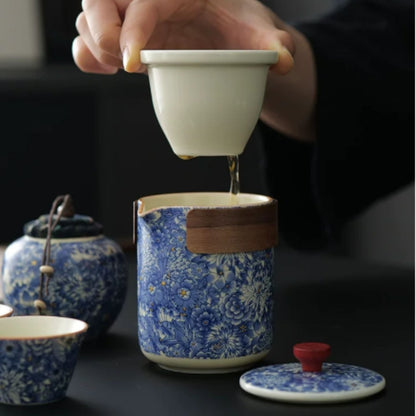 復古滿彩青花便攜功夫茶具 一壺六杯配茶葉罐 國風多人聚會戶外泡茶套裝 Vintage Full Blue and White Porcelain Travel Tea Set with Tea Caddy for 6 People