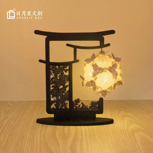 和風鳥居牡丹蝴蝶懸掛花球紙雕燈 黑色鐵藝框桌面氛圍小夜燈 新中式和風文創生日送禮擺件 Torii Peony Hanging Flower Ball Paper Carving Lamp, Iron Frame Ambient Night Light