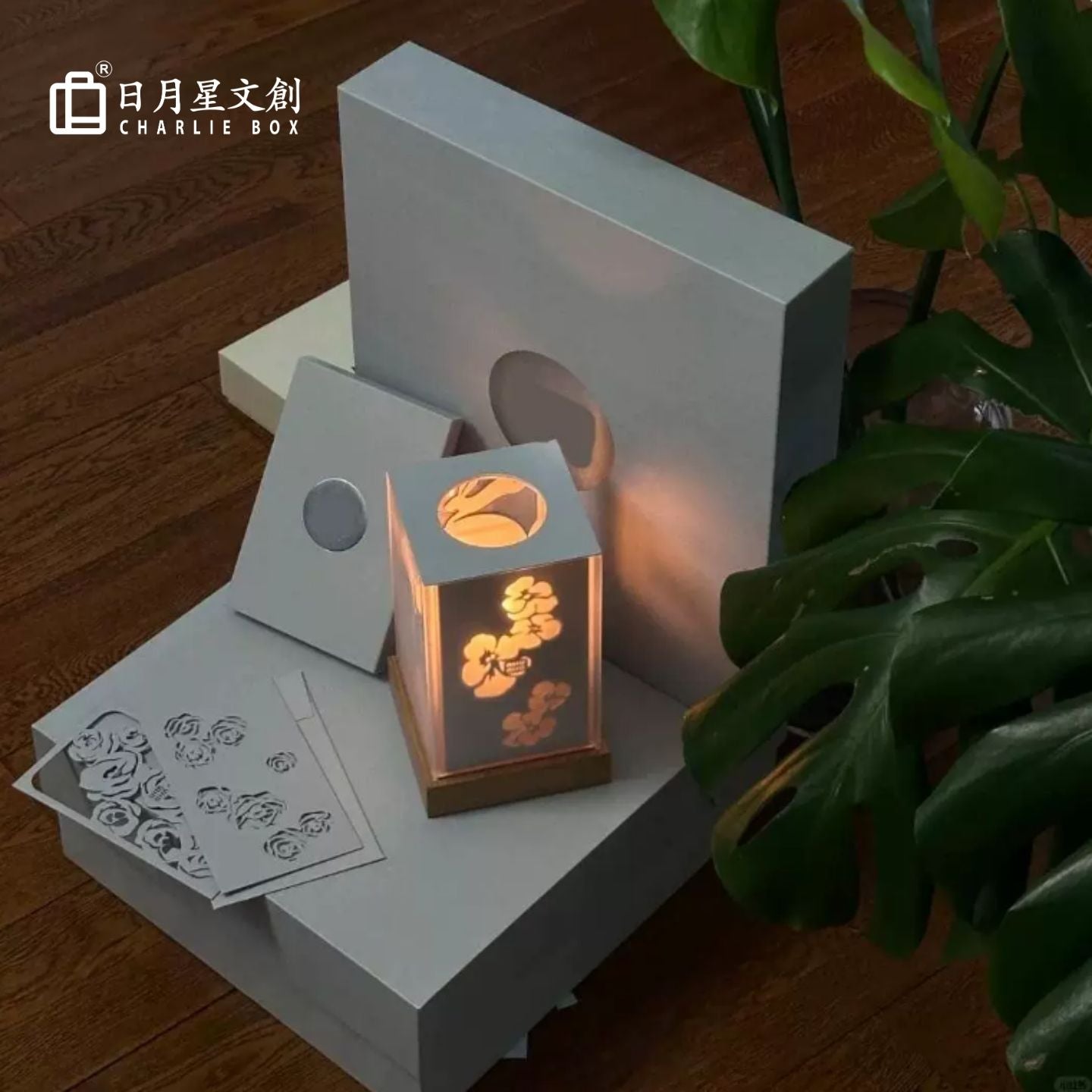方形亞克力玫瑰DIY紙雕燈禮盒套裝 多套替換光影卡紙 桌面治癒系文創節日送禮小夜燈 Square Acrylic Rose DIY Paper Carving Lamp Gift Set, Replaceable Pattern Desk Night Light
