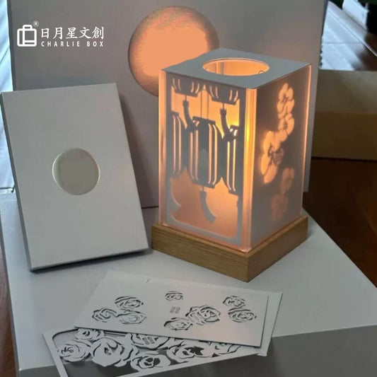方形亞克力玫瑰DIY紙雕燈禮盒套裝 多套替換光影卡紙 桌面治癒系文創節日送禮小夜燈 Square Acrylic Rose DIY Paper Carving Lamp Gift Set, Replaceable Pattern Desk Night Light