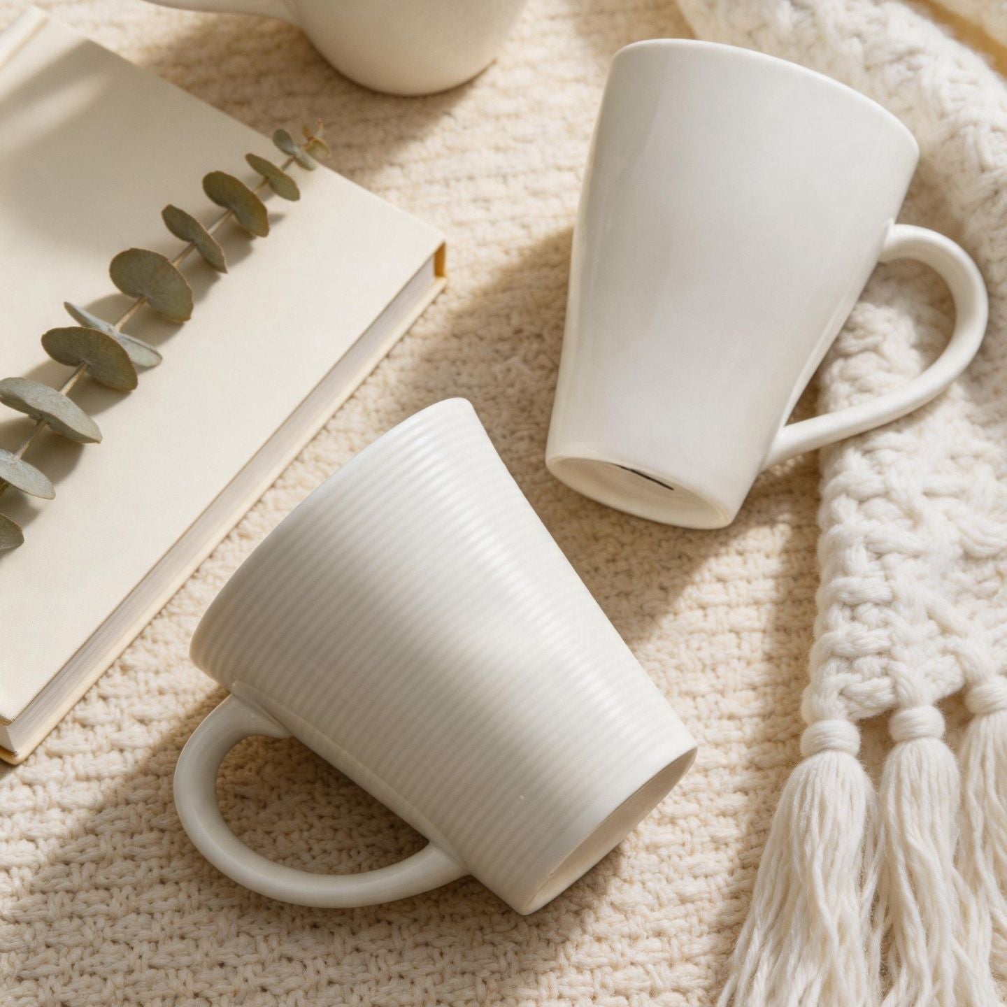 純白簡約弧形握把陶瓷馬克杯 家用辦公水杯 咖啡牛奶早餐杯 Pure White Minimalist Ceramic Mug with Curved Handle