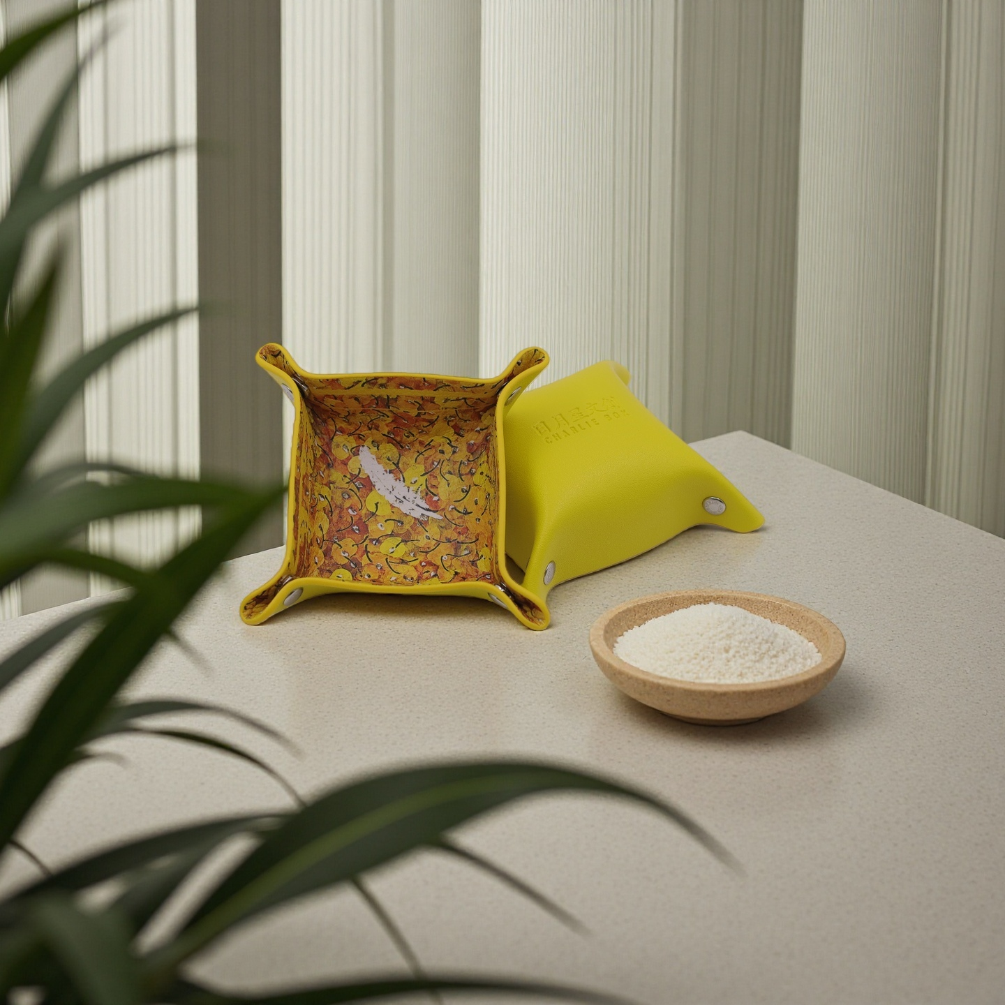 周藝文| 日月星 《愛在深秋》迷你折疊盤Love in Late Autumn Mini Foldable Tray
