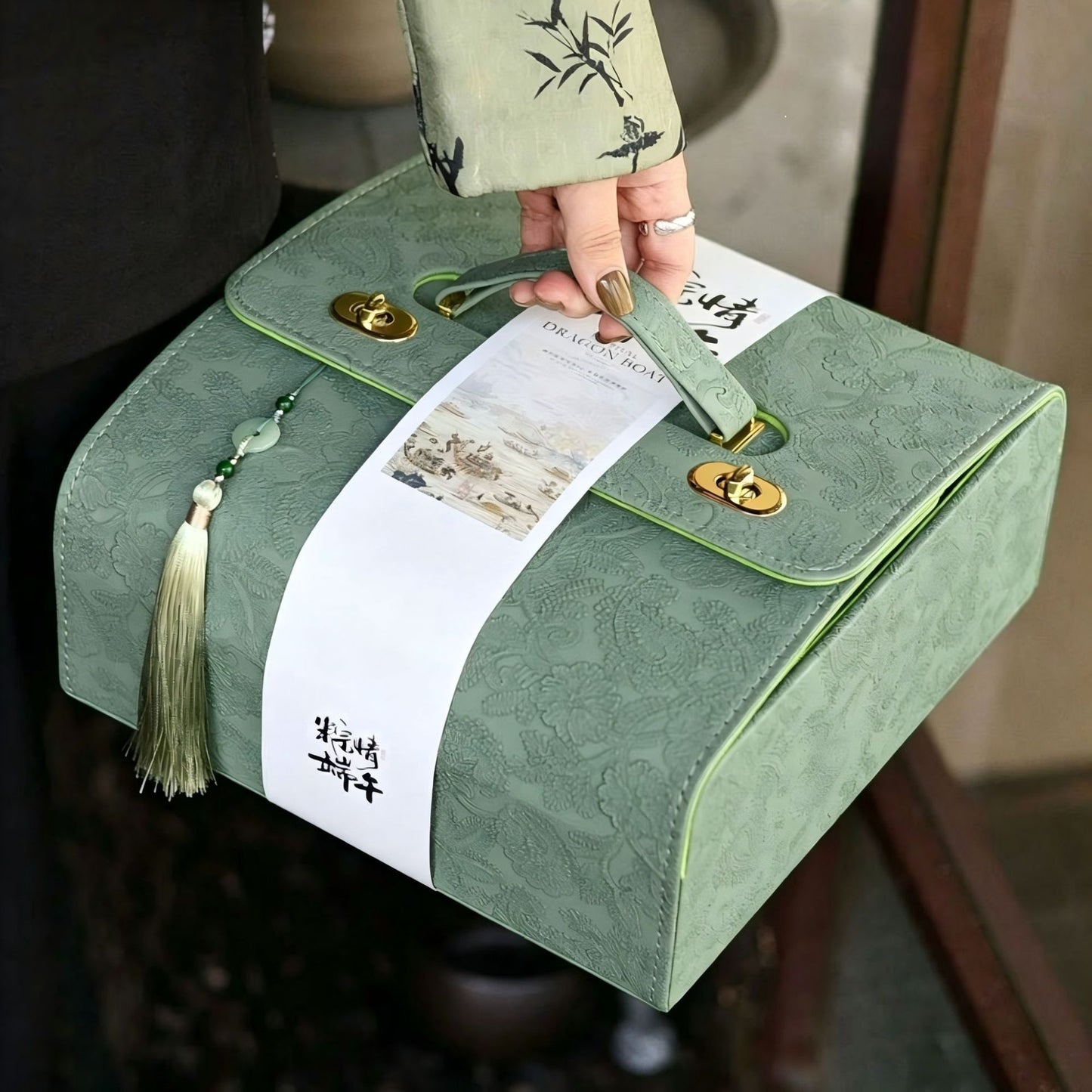 輕奢手提皮質禮盒燕窩皮盒包裝商務伴手禮宴會禮品盒空盒 Light Luxury Handheld Leather Gift Box, Bird's Nest Leather Packaging Box, Empty Gift Box for Business Souvenirs & Banquet Presents