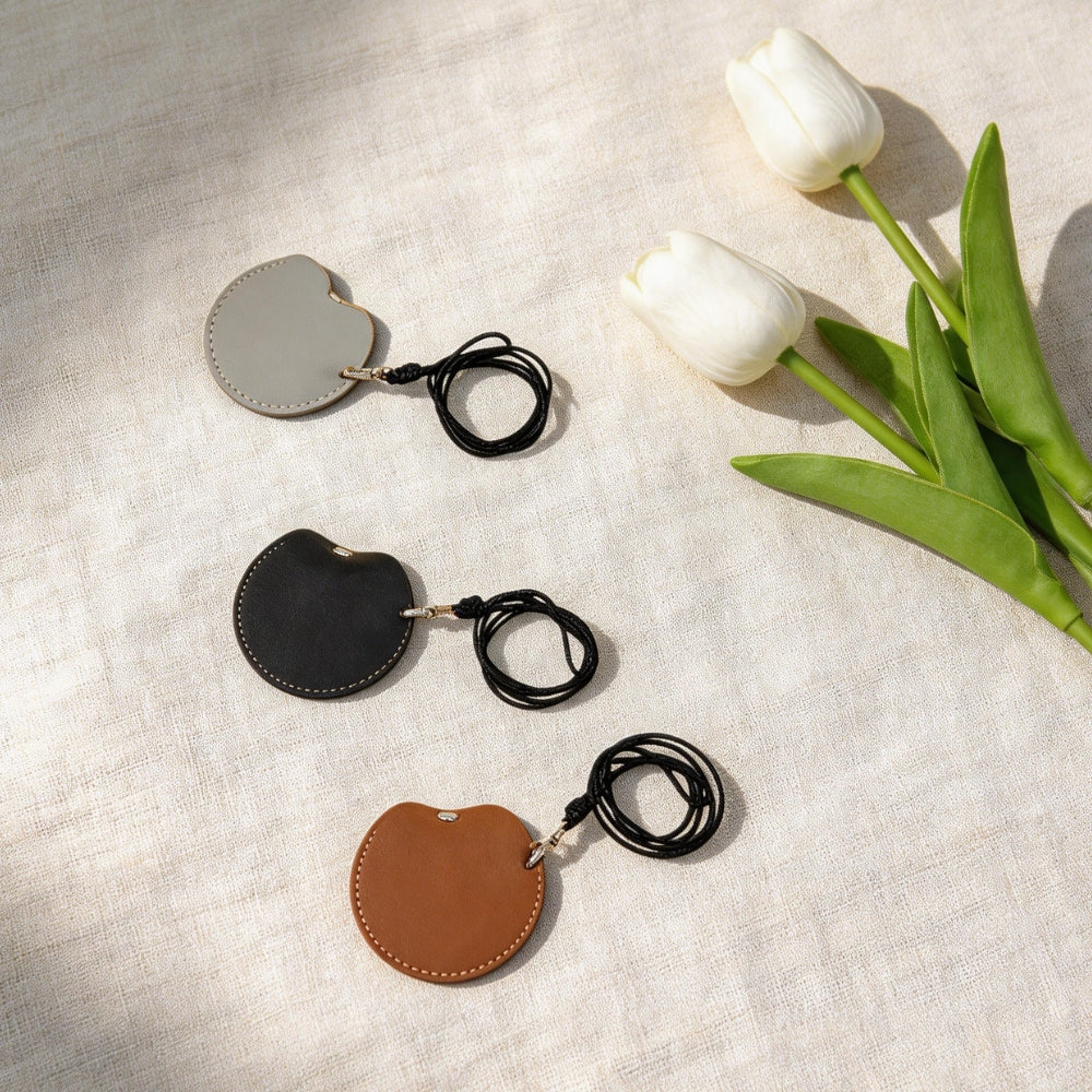 皮革脖掛式耳機收納包創意掛脖小包 Leather Neck-Hung Earphone Storage Pouch, Creative Neck Mini Bag