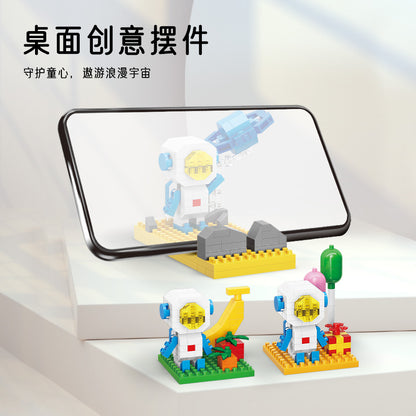 微顆粒積木太空人筆筒手機支架桌面創意擺件玩具益智玩具生日禮物 Micro particle building blocks, astronaut pen holder, mobile phone holder, desktop creative ornament, toy puzzle toy, birthday gift