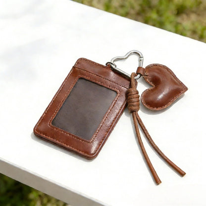 皮質卡套愛心掛墜超薄卡位身份證公交校園卡門禁卡套 Leather Card Holder with Heart Pendant, Ultra-thin Slots for ID Cards, Bus Cards, Campus Cards and Access Control Cards