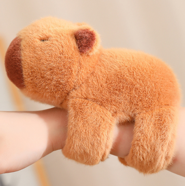趴趴圈卡皮巴拉 Lazing Capybara Plush Toy
