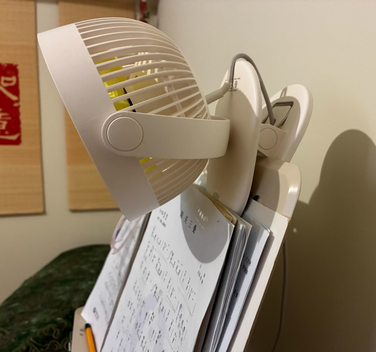 幾素廚房掛壁式小風扇小型學生宿舍床上衛生間輕音夾式USB可充電夾子辦公室桌上桌面牆壁廁所電扇超長續航 JISULIFE Wall-Mountable Clip Fan – Mini for Kitchen, Dorm, Bathroom – Ultra-Quiet, USB Rechargeable, Long Battery Life